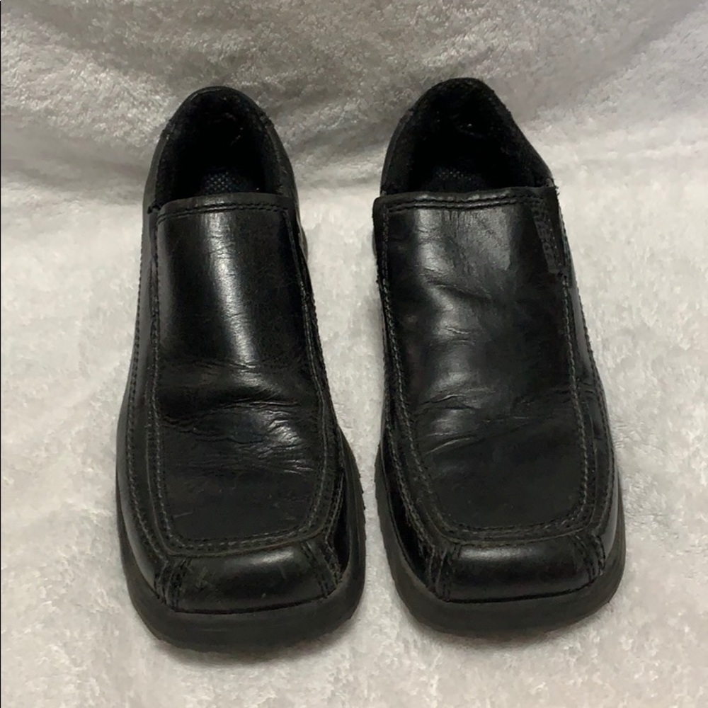 Men’s black dress shoes